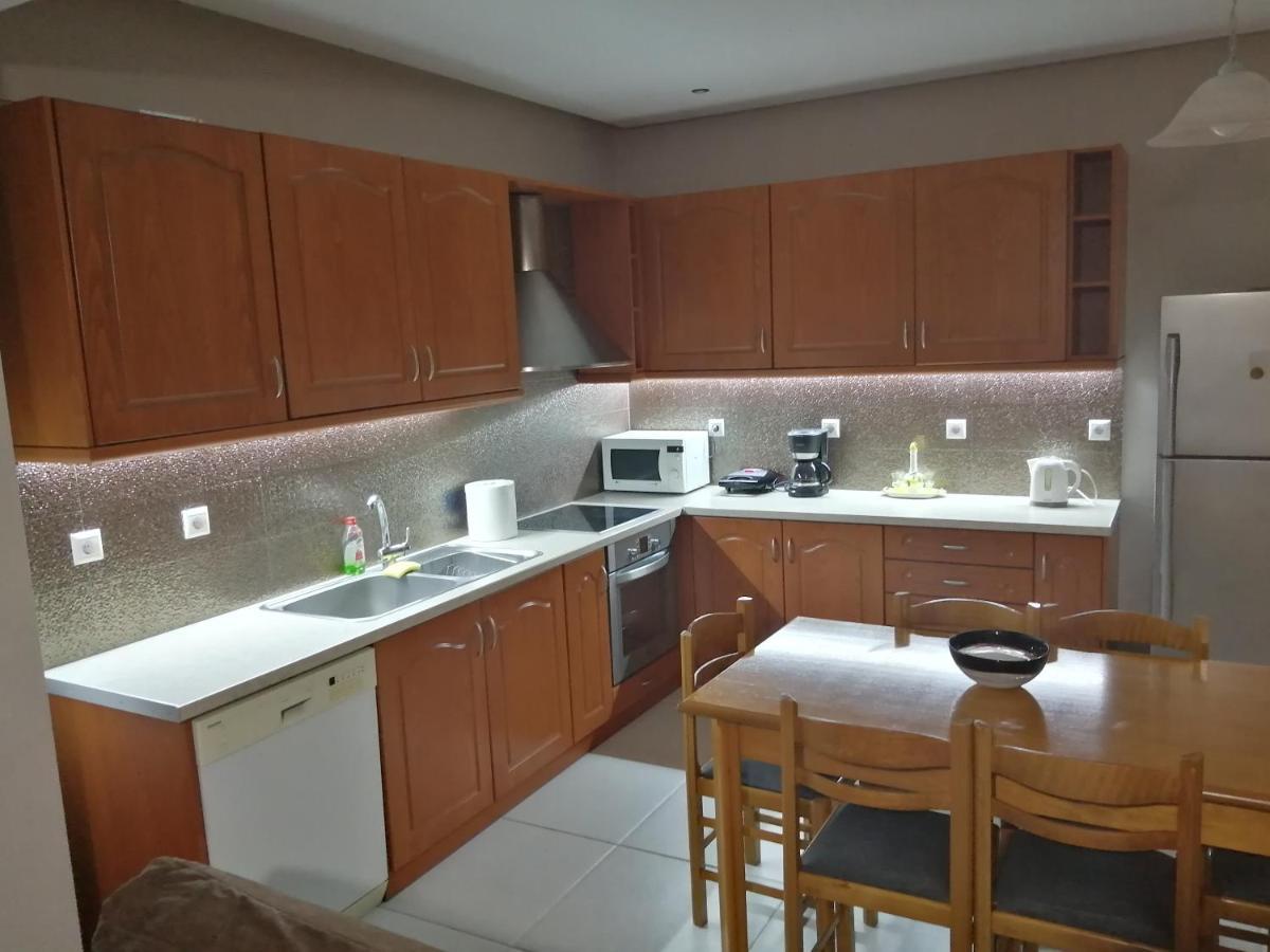 Aggelo 4 Bedroom Apartment Nafplio Bagian luar foto